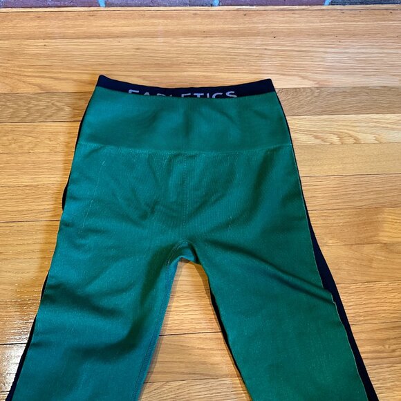 Fabletics High-Waisted Seamless Dot Legging Digital Ombre Size Sm-Med - Picture 9 of 9